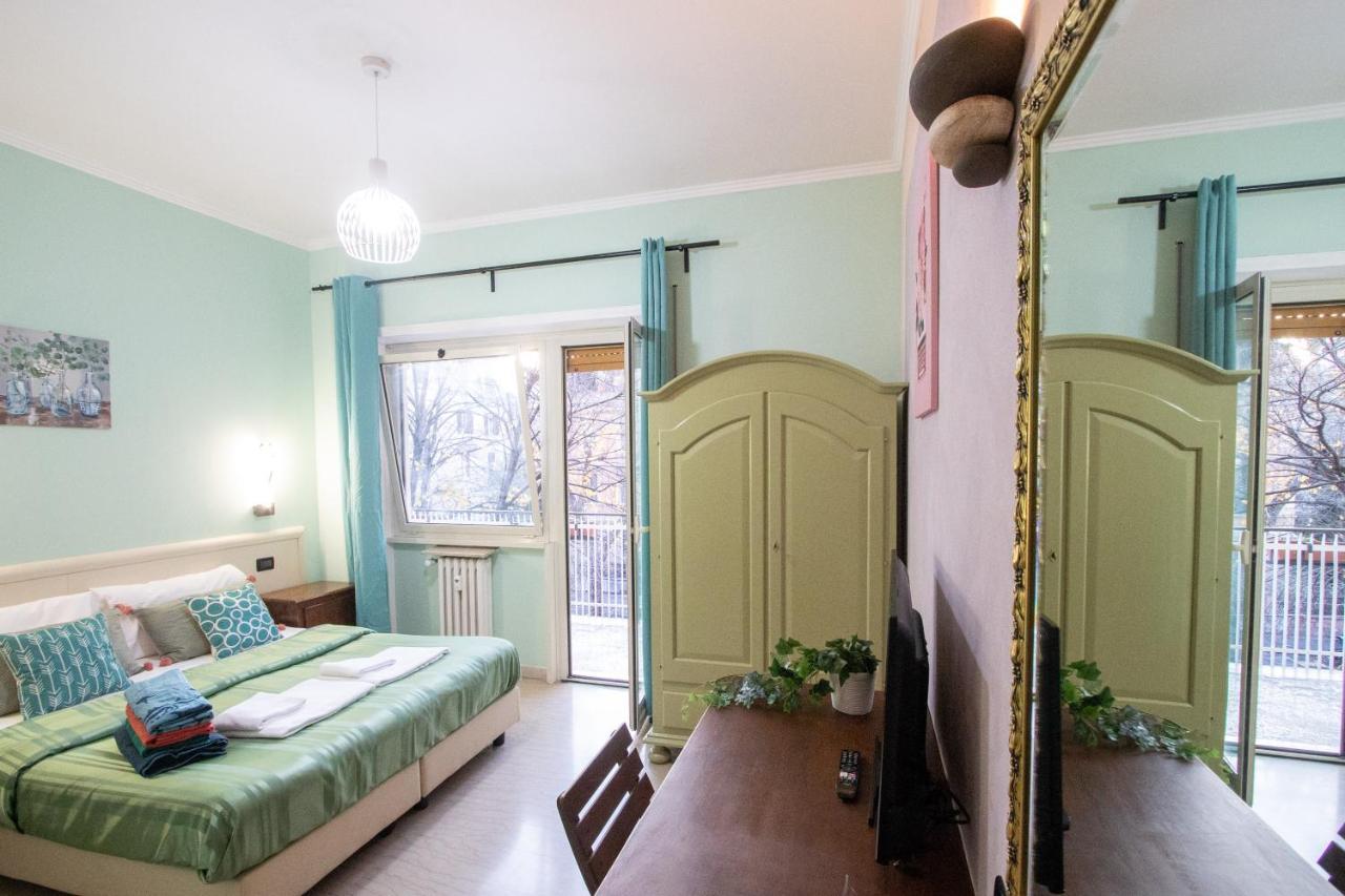 Colorful Yard Bed and breakfast
